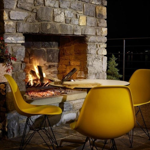 Cadeira Eames DSR em Plástico / Base Preta